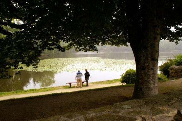 Les Pieds Dans L'Herbe Acomodação com café da manhã Rosporden Exterior foto