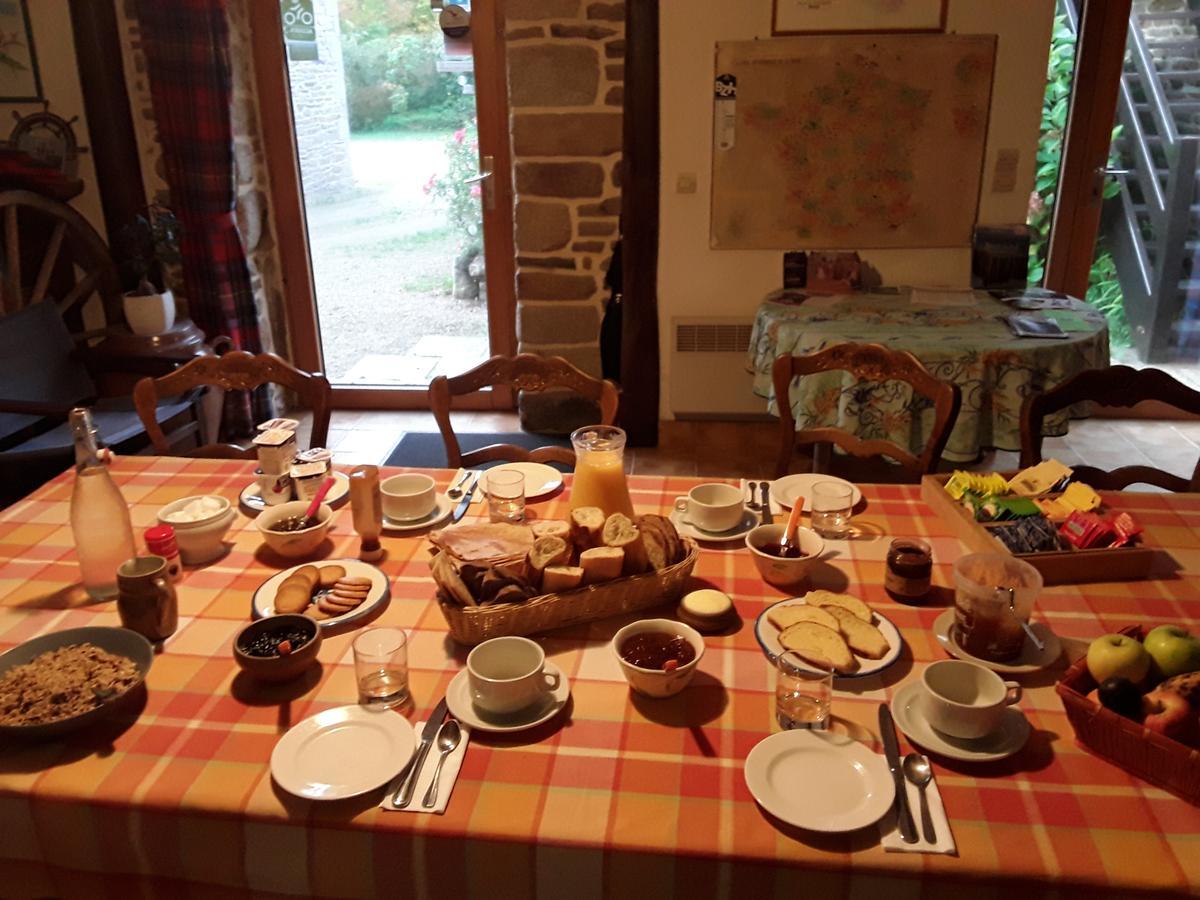 Les Pieds Dans L'Herbe Acomodação com café da manhã Rosporden Exterior foto